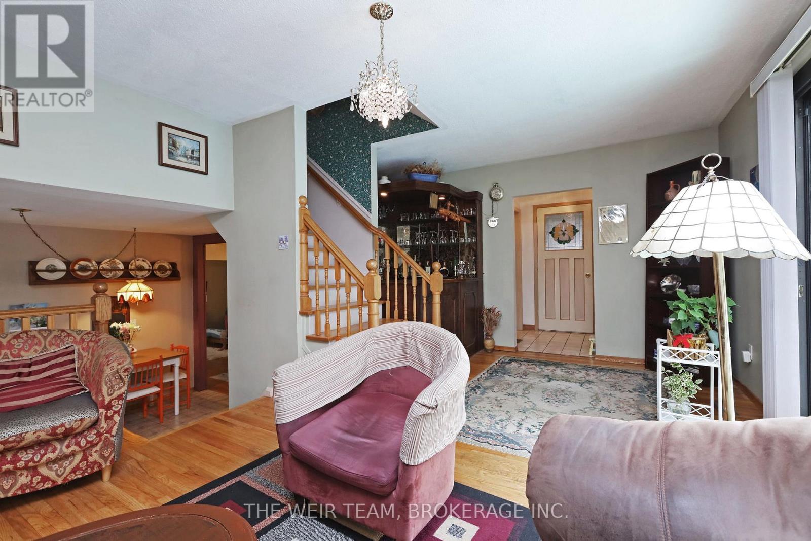1577 Otterby Road, Mississauga (Applewood), Ontario  L4X 1W8 - Photo 24 - W12448754