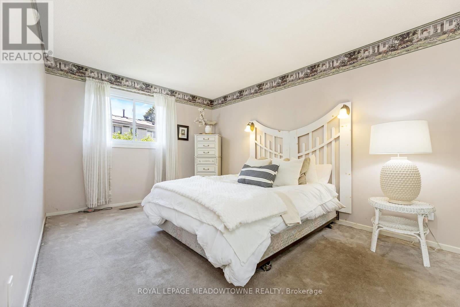 13 Blueridge Square, Brampton (Heart Lake West), Ontario  L6Z 1A2 - Photo 16 - W12448785