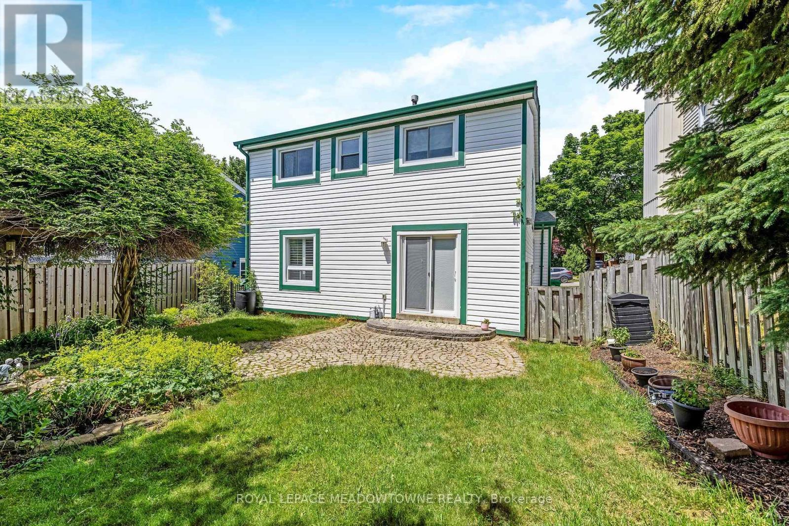 13 Blueridge Square, Brampton (Heart Lake West), Ontario  L6Z 1A2 - Photo 30 - W12448785