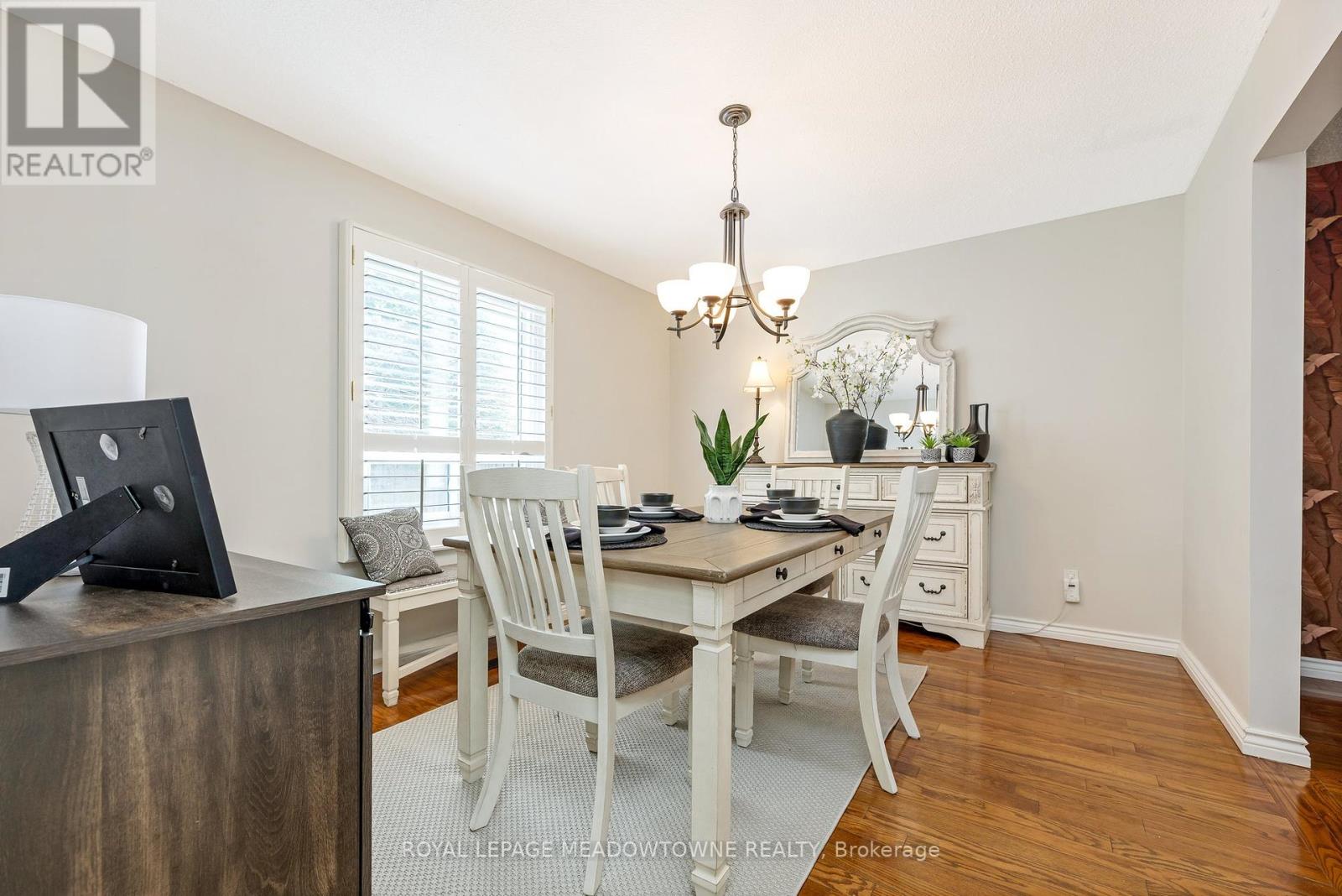 13 Blueridge Square, Brampton (Heart Lake West), Ontario  L6Z 1A2 - Photo 9 - W12448785