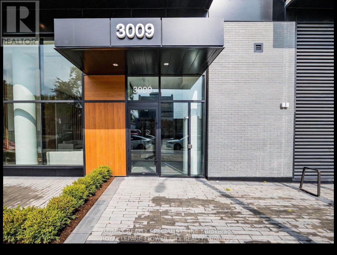 1412 - 3009 Nover Road, Mississauga, Ontario  L5B 0P9 - Photo 1 - W12448804