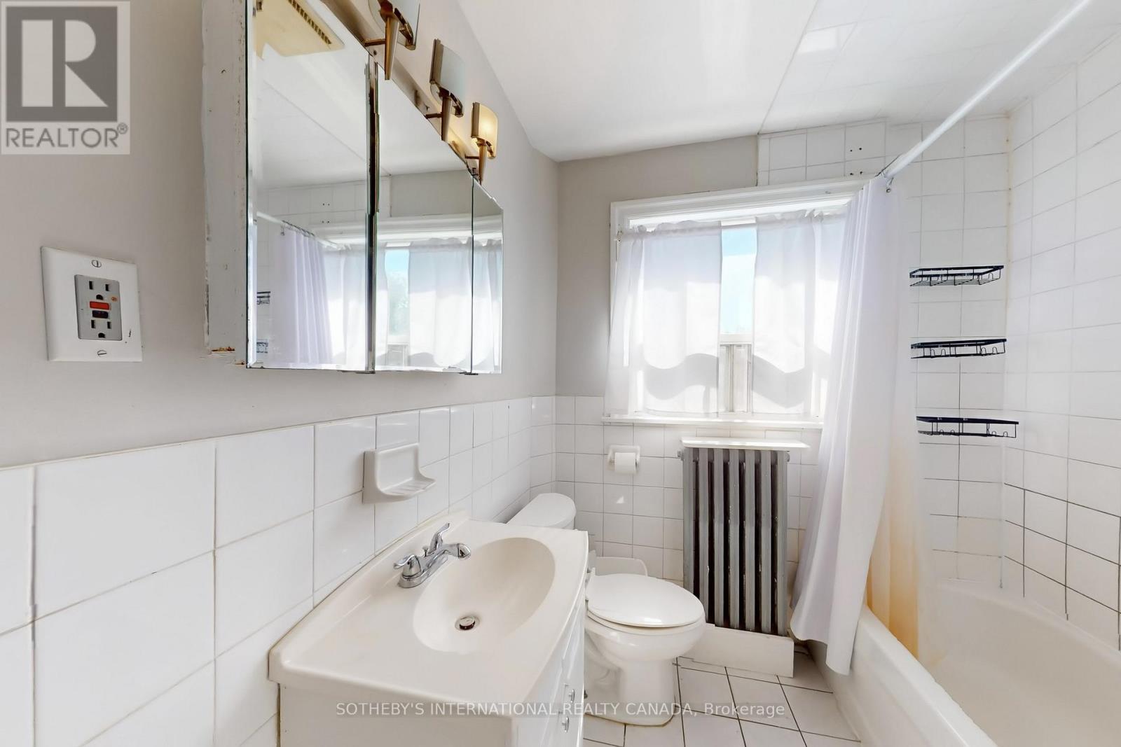 288 St. John's Road, Toronto, Ontario  M6S 2K1 - Photo 33 - W12448815