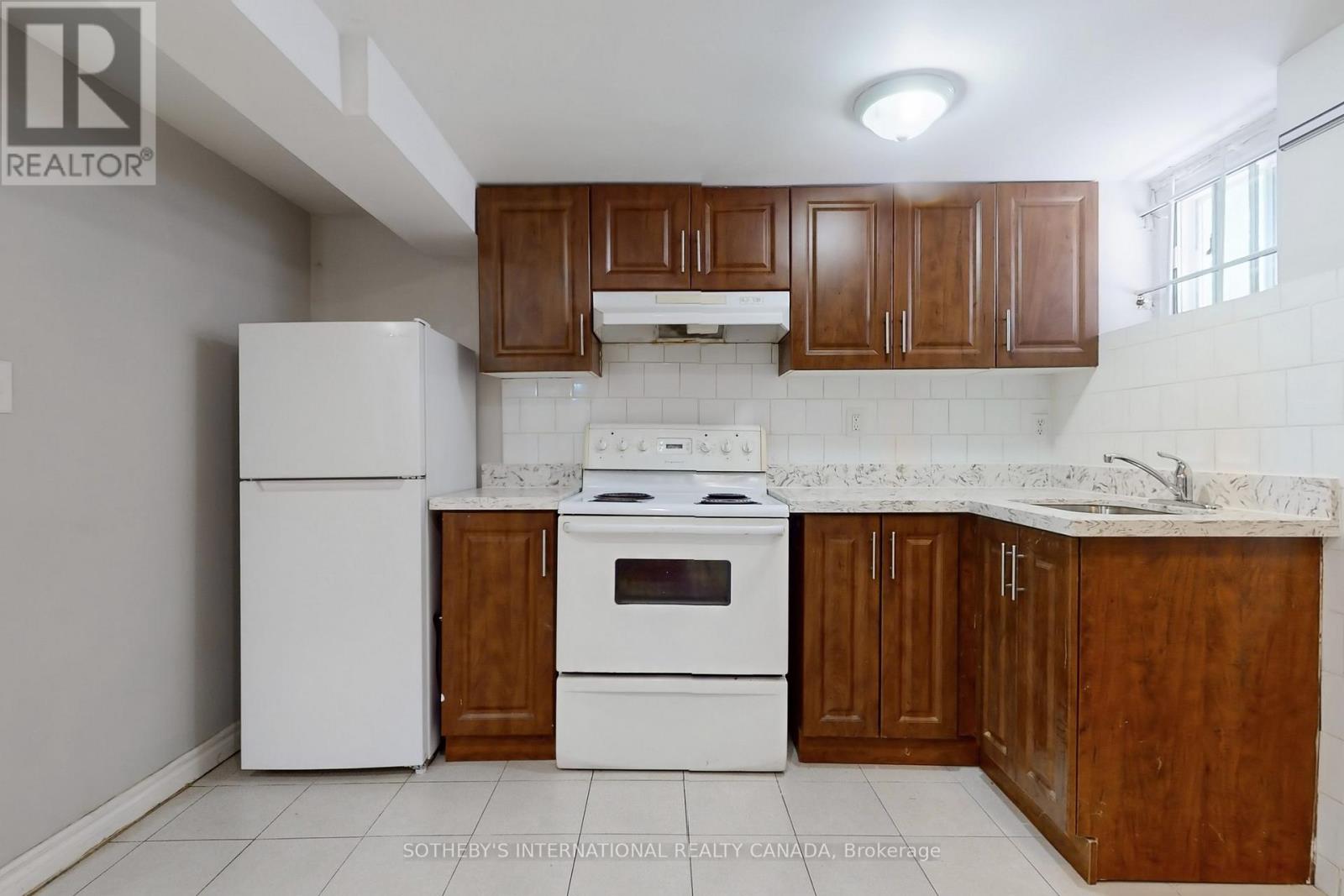 288 St. John's Road, Toronto, Ontario  M6S 2K1 - Photo 38 - W12448815