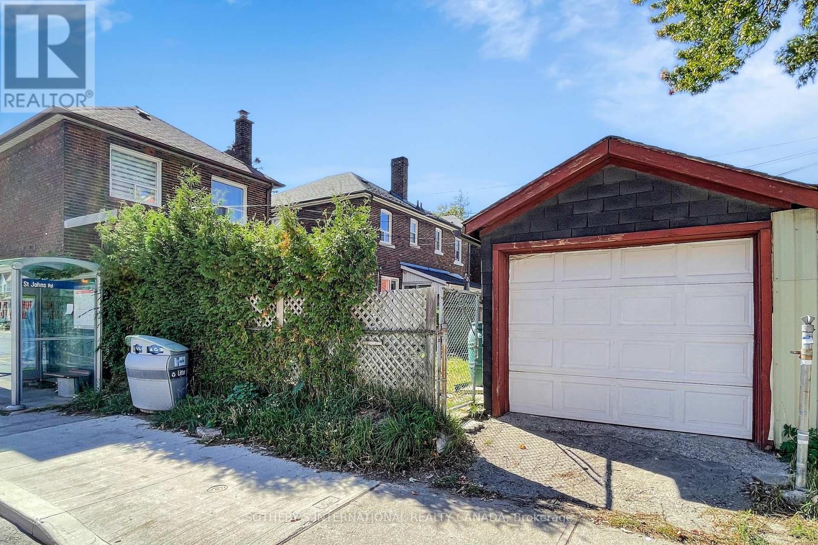 288 St. John's Road, Toronto, Ontario  M6S 2K1 - Photo 48 - W12448815