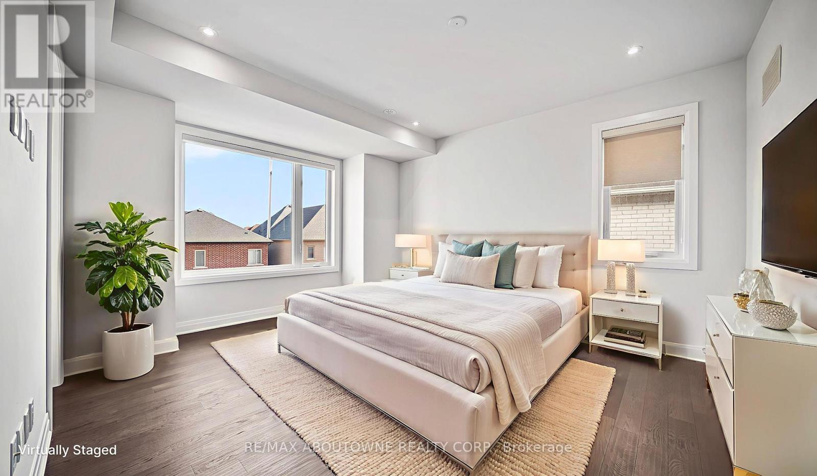 102 Settlers Road E, Oakville, Ontario  L6H 7W5 - Photo 20 - W12448821