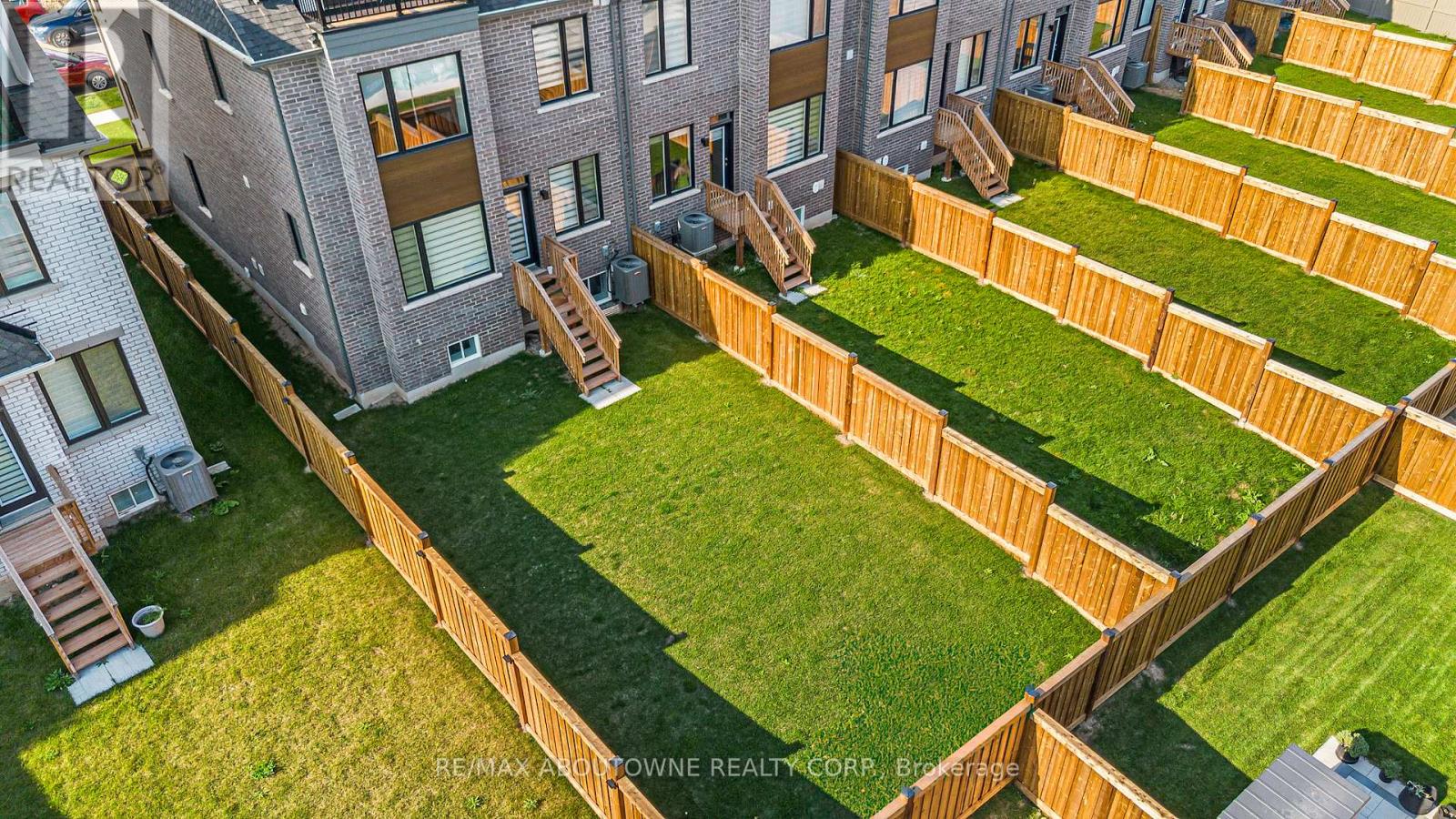 102 Settlers Road E, Oakville, Ontario  L6H 7W5 - Photo 37 - W12448821