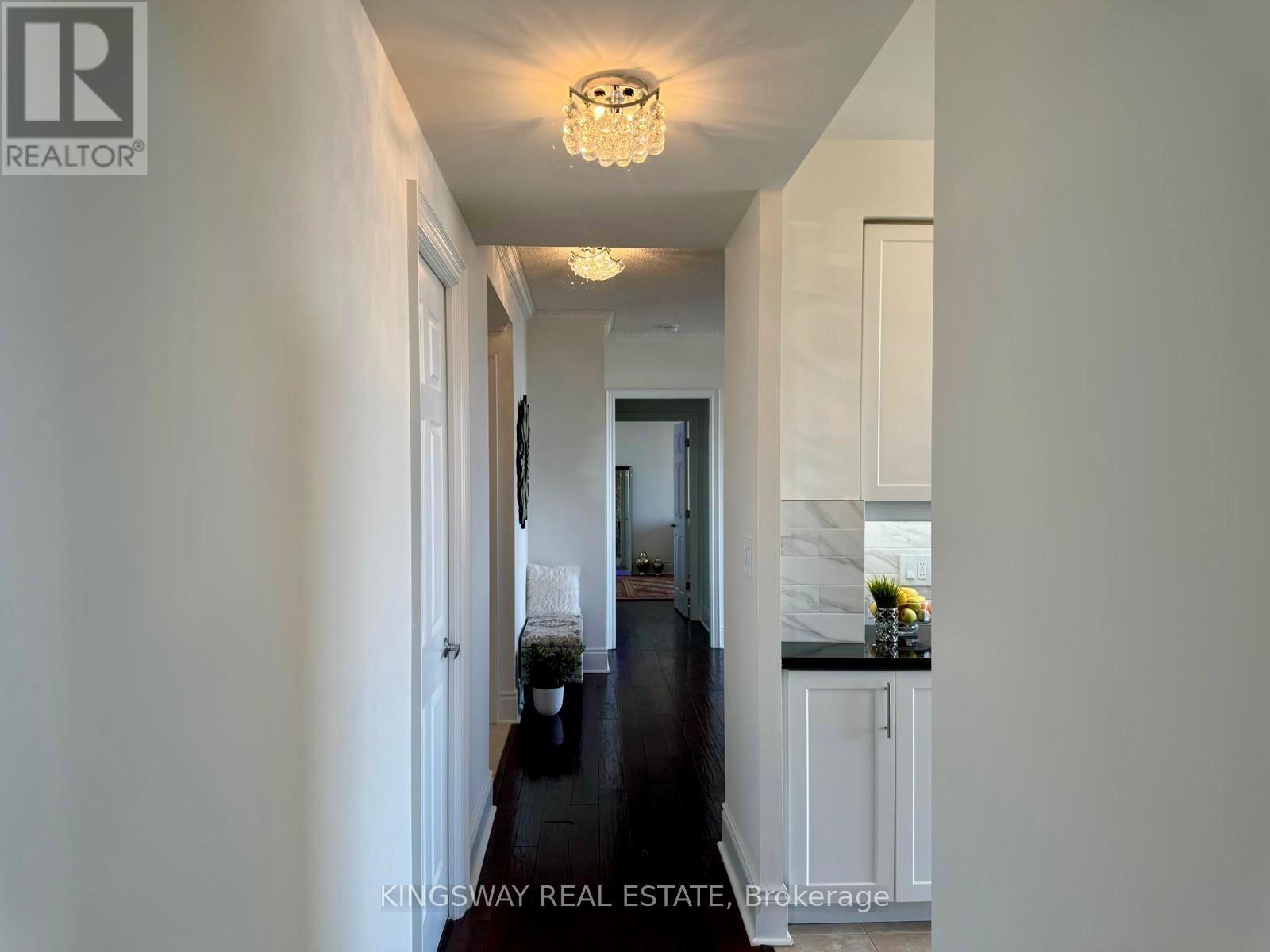 3009 - 3880 Duke Of York Boulevard, Mississauga (City Centre), Ontario  L5B 4M7 - Photo 13 - W12448828