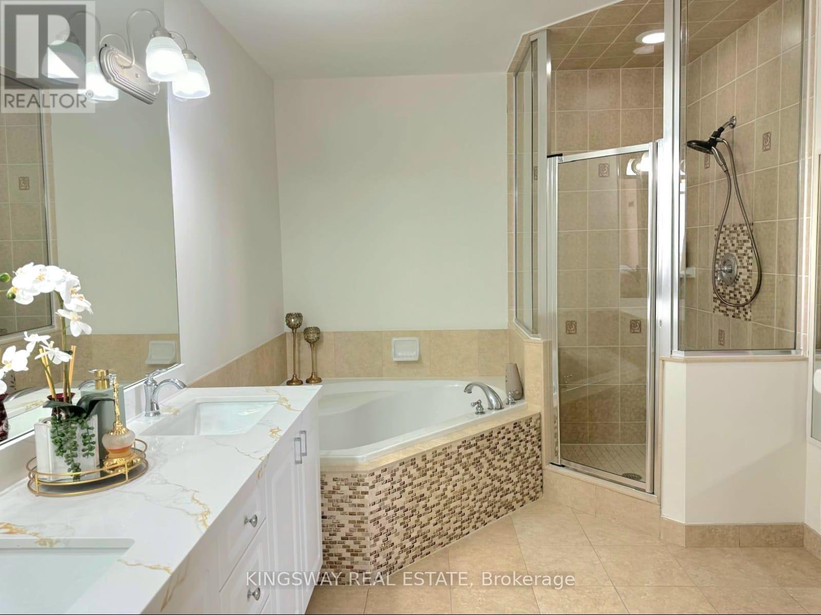 3009 - 3880 Duke Of York Boulevard, Mississauga (City Centre), Ontario  L5B 4M7 - Photo 23 - W12448828