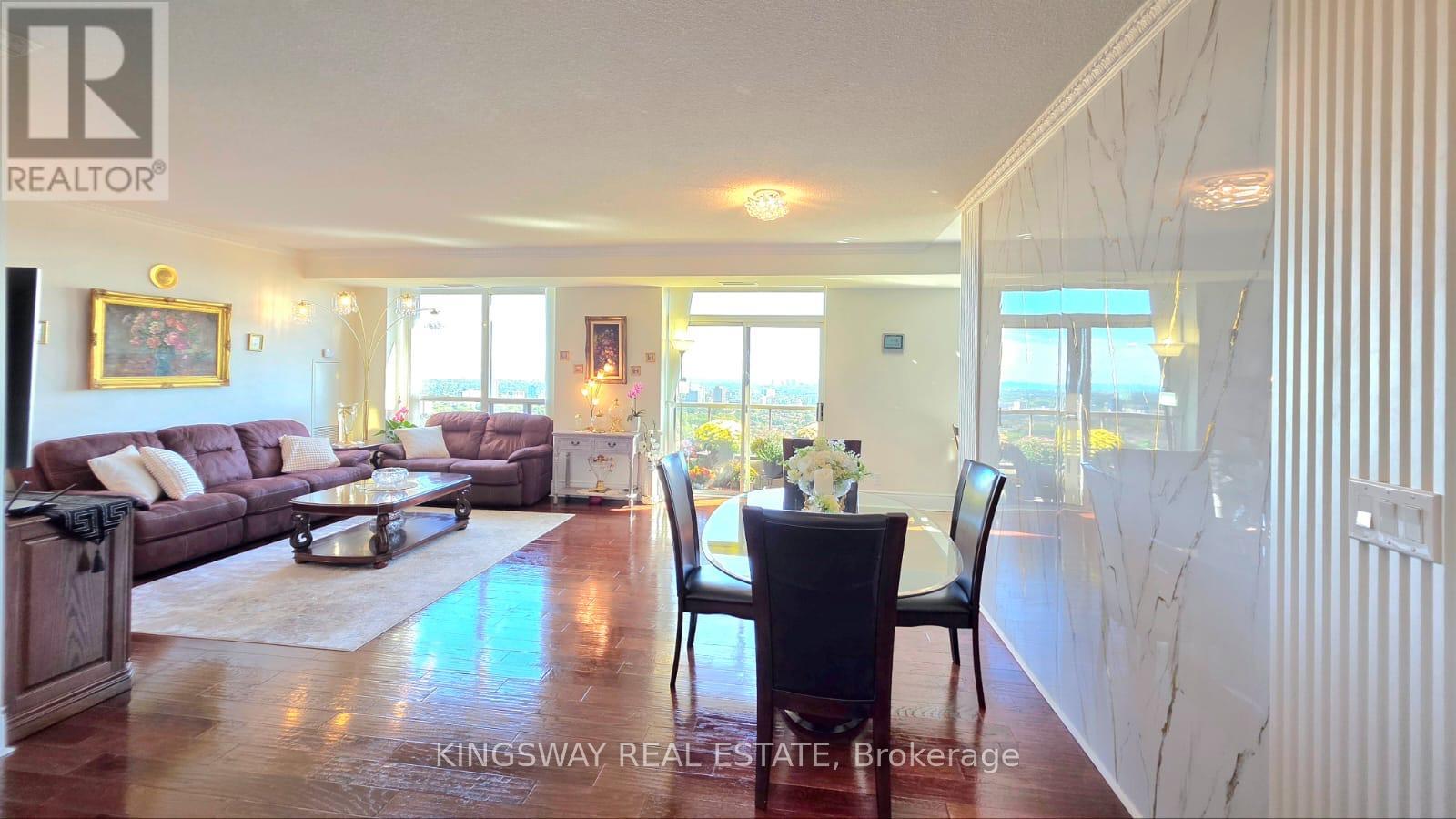 3009 - 3880 Duke Of York Boulevard, Mississauga (City Centre), Ontario  L5B 4M7 - Photo 3 - W12448828