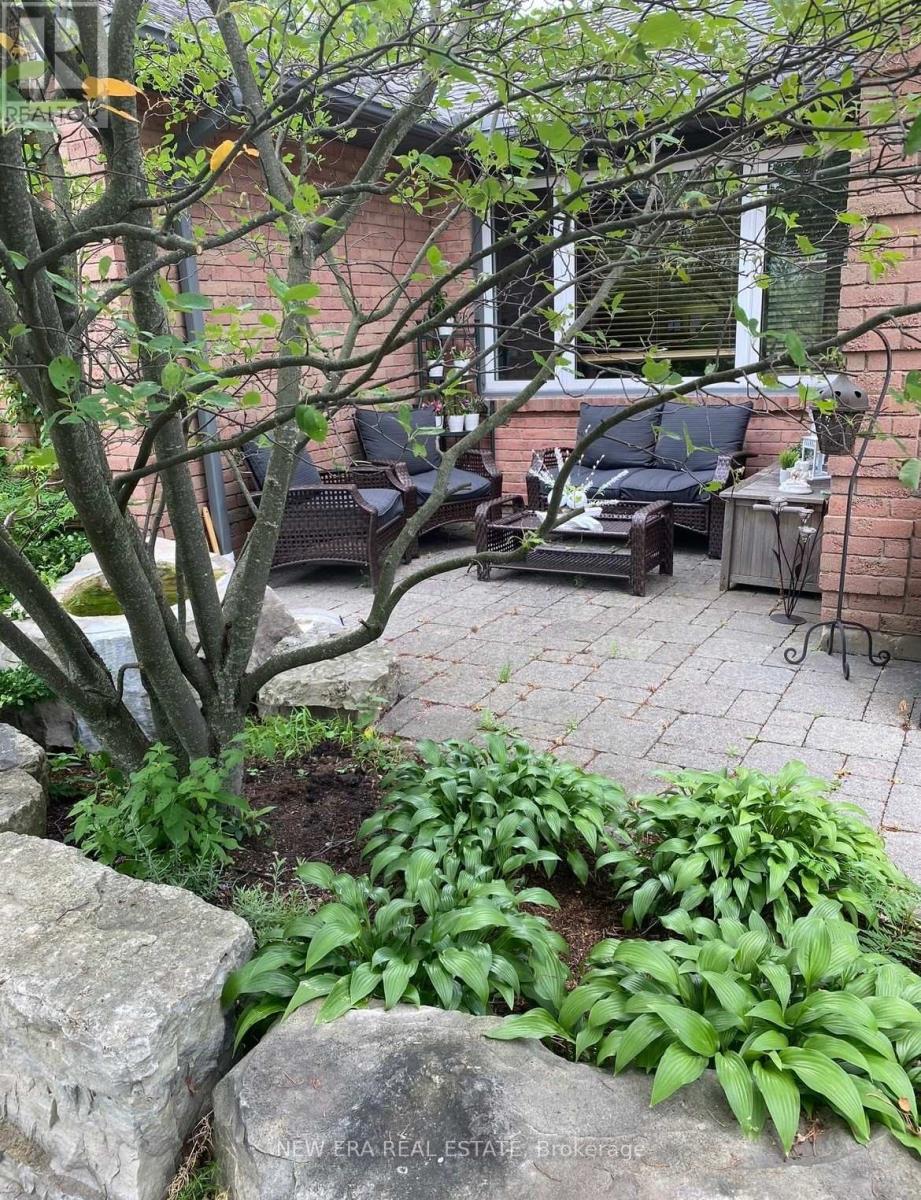 14227 Trafalgar Road, Halton Hills (Rural Halton Hills), Ontario  L7G 4S4 - Photo 4 - W12448835