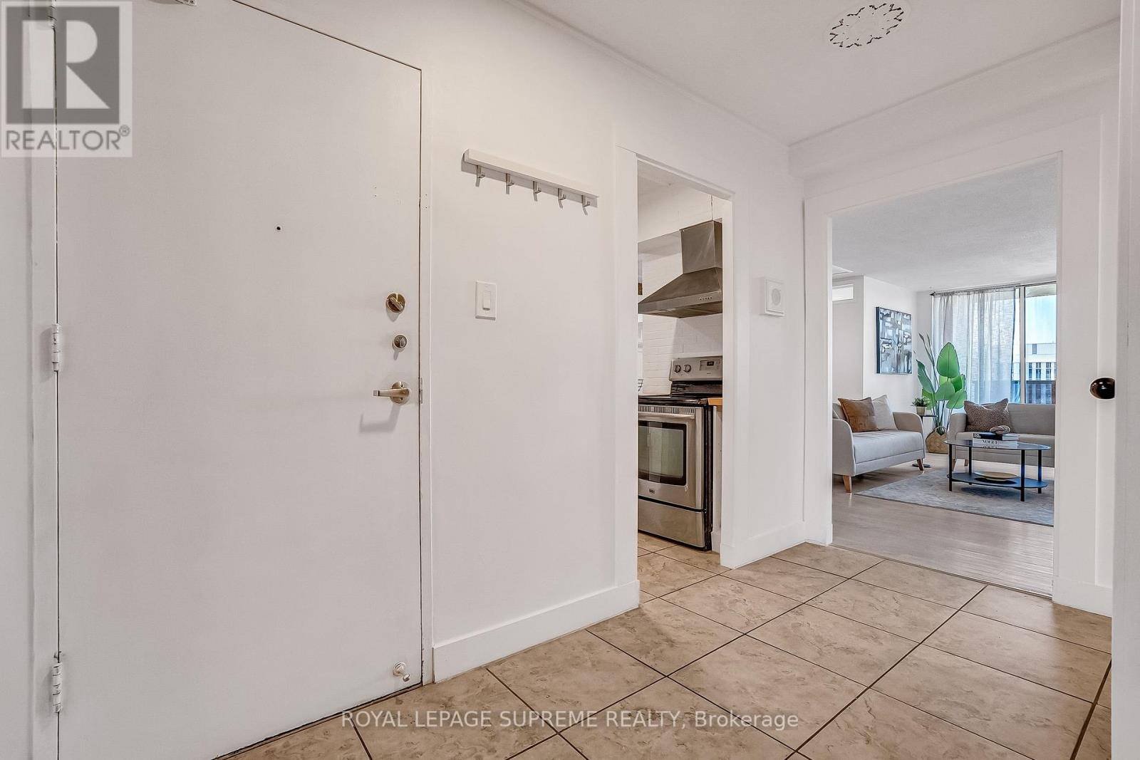 1202 - 85 Emmett Avenue, Toronto (Mount Dennis), Ontario  M6M 5A2 - Photo 4 - W12448843