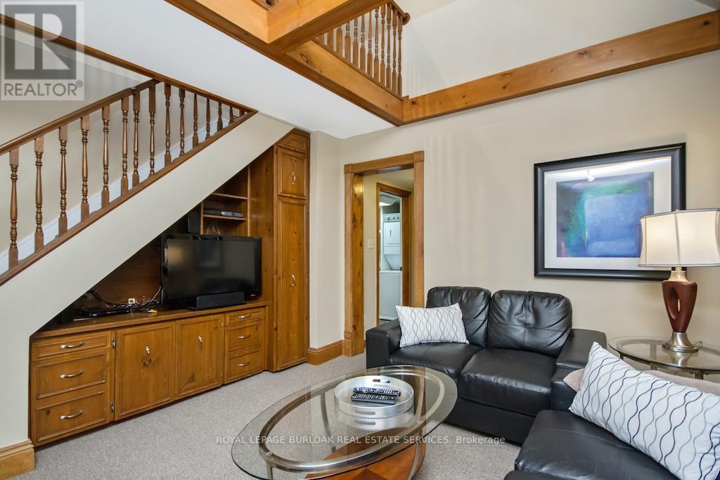 470 Nelson Avenue, Burlington (Brant), Ontario  L7S 1N5 - Photo 5 - W12448856