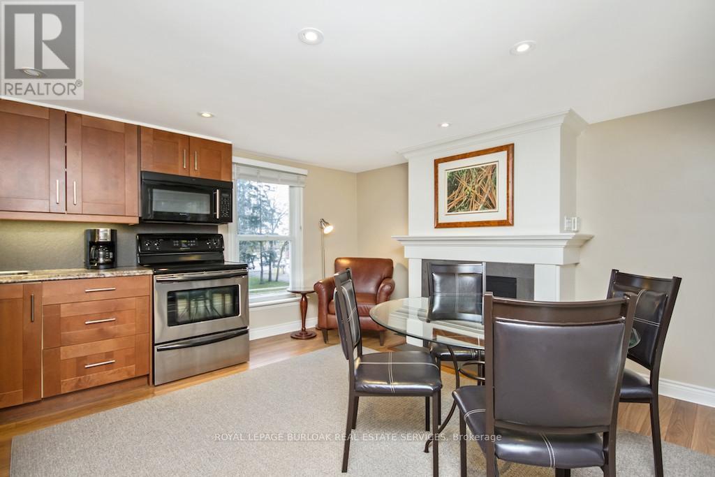 470 Nelson Avenue, Burlington (Brant), Ontario  L7S 1N5 - Photo 6 - W12448856