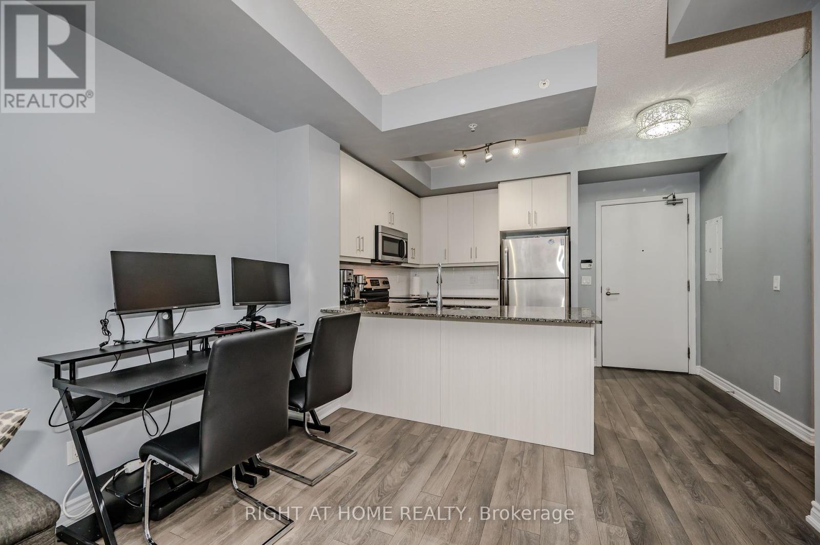 917 - 15 James Finlay Way, Toronto (Downsview-Roding-Cfb), Ontario  M3M 0B3 - Photo 10 - W12448869