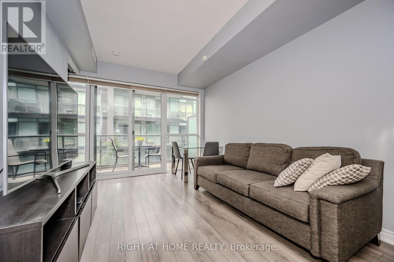 917 - 15 James Finlay Way, Toronto (Downsview-Roding-Cfb), Ontario  M3M 0B3 - Photo 11 - W12448869