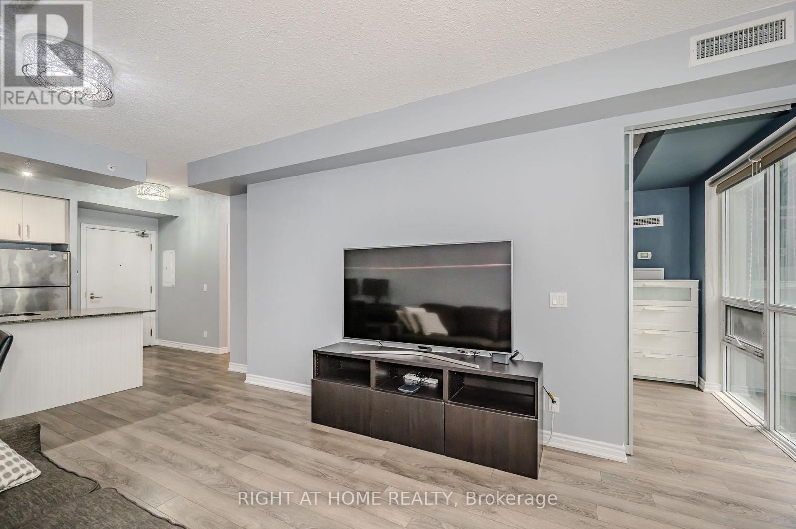 917 - 15 James Finlay Way, Toronto (Downsview-Roding-Cfb), Ontario  M3M 0B3 - Photo 13 - W12448869