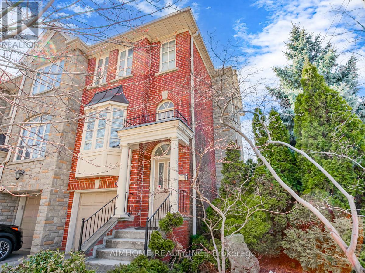 2 BROWNSTONE LANE, Toronto, Ontario