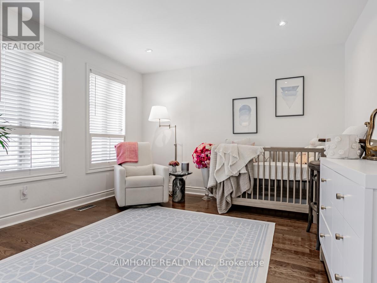 2 Brownstone Lane, Toronto, Ontario  M8X 2Z6 - Photo 19 - W12448903