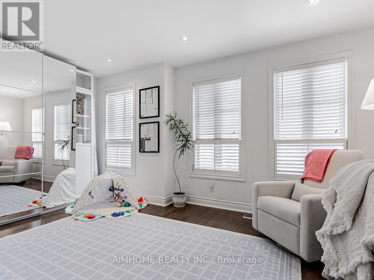 2 Brownstone Lane, Toronto, Ontario  M8X 2Z6 - Photo 20 - W12448903