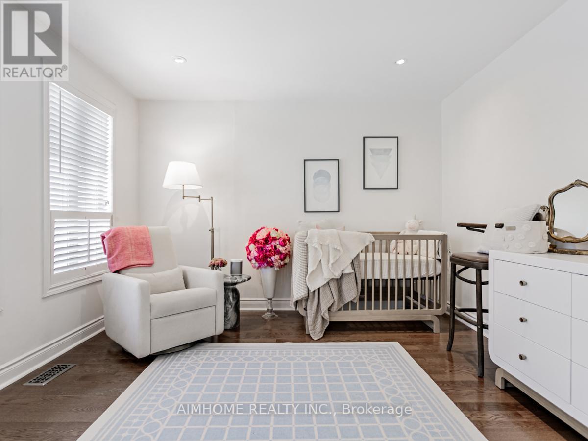 2 Brownstone Lane, Toronto, Ontario  M8X 2Z6 - Photo 21 - W12448903