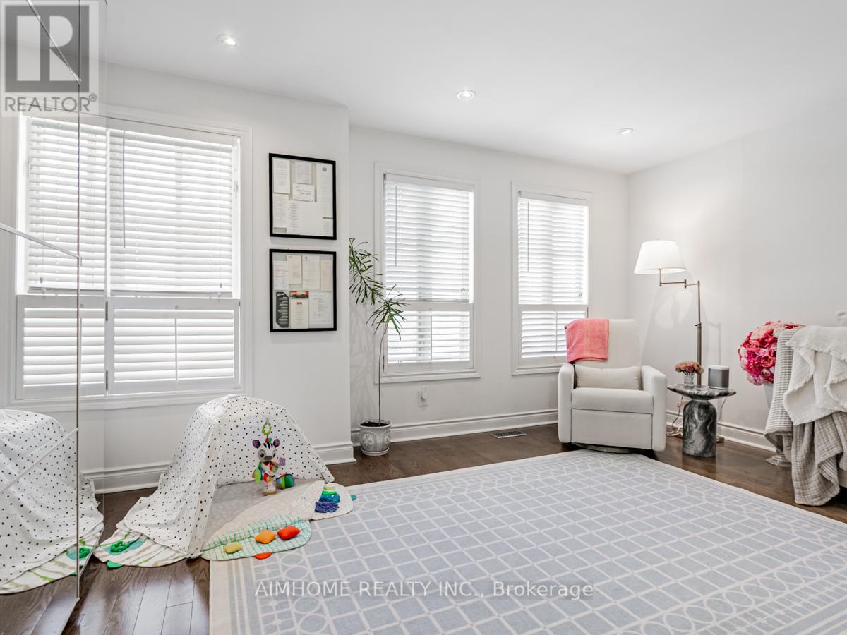 2 Brownstone Lane, Toronto, Ontario  M8X 2Z6 - Photo 22 - W12448903