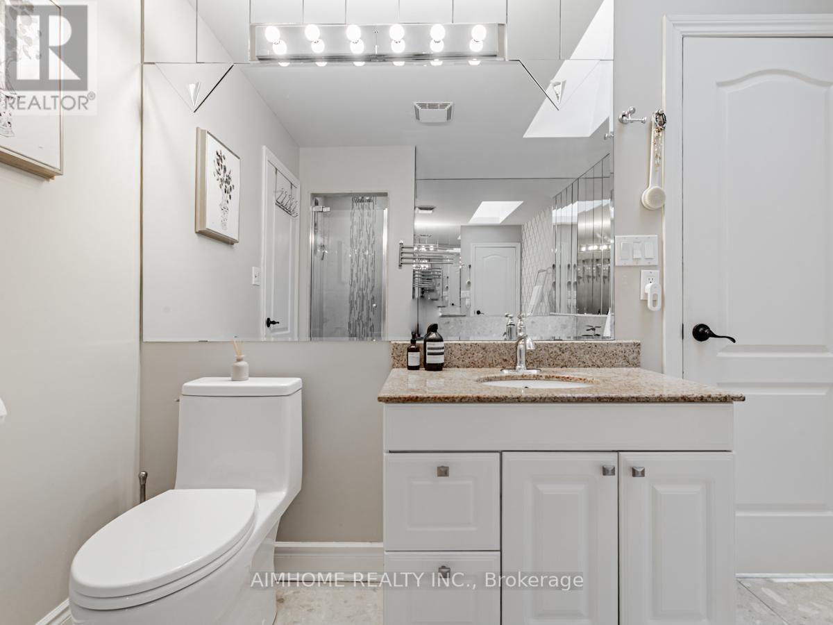 2 Brownstone Lane, Toronto, Ontario  M8X 2Z6 - Photo 28 - W12448903