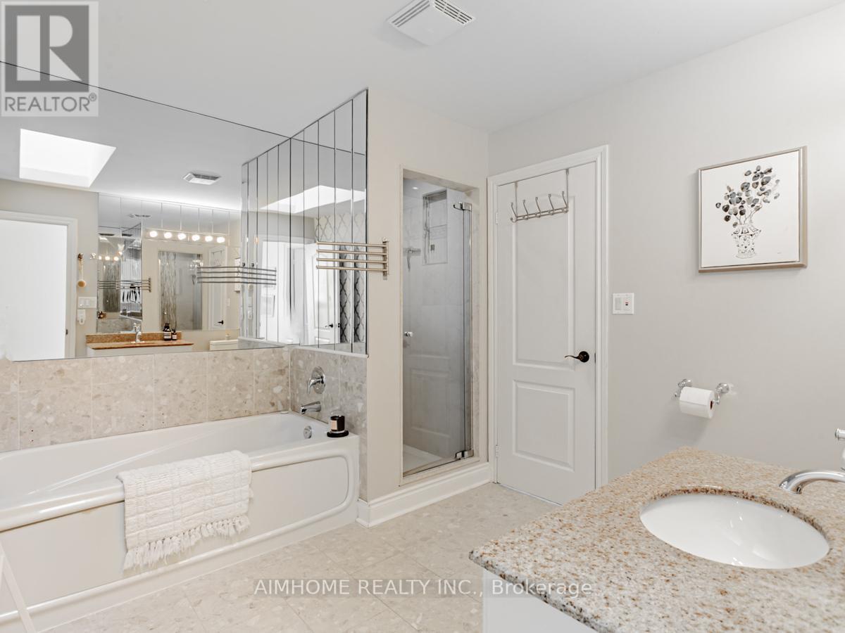 2 Brownstone Lane, Toronto, Ontario  M8X 2Z6 - Photo 29 - W12448903