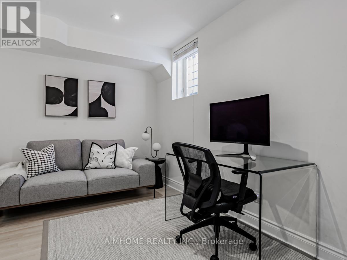 2 Brownstone Lane, Toronto, Ontario  M8X 2Z6 - Photo 31 - W12448903