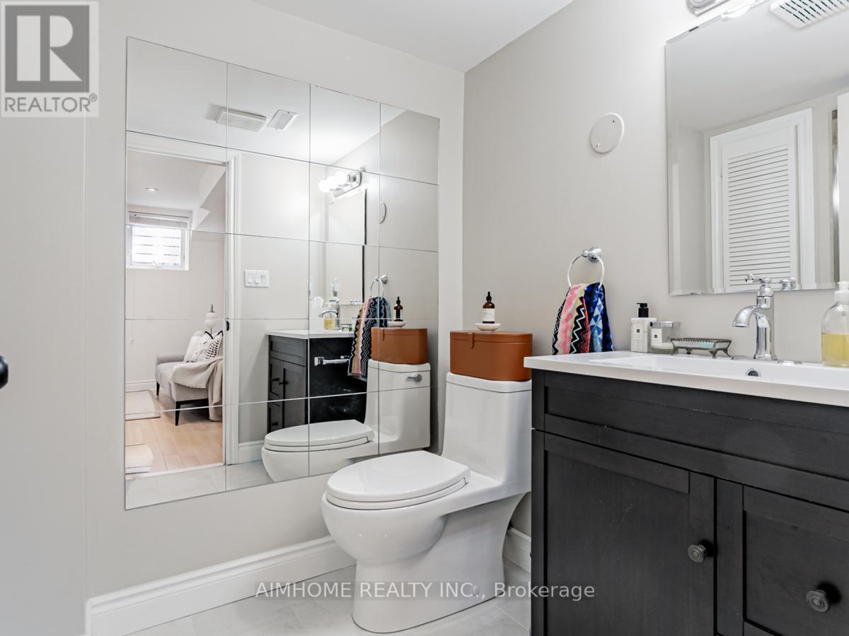 2 Brownstone Lane, Toronto, Ontario  M8X 2Z6 - Photo 34 - W12448903