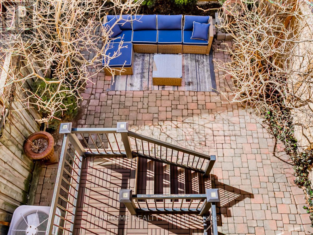 2 Brownstone Lane, Toronto, Ontario  M8X 2Z6 - Photo 36 - W12448903