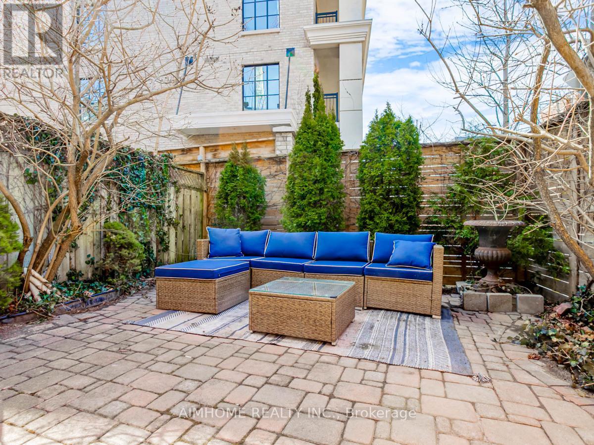 2 Brownstone Lane, Toronto, Ontario  M8X 2Z6 - Photo 37 - W12448903