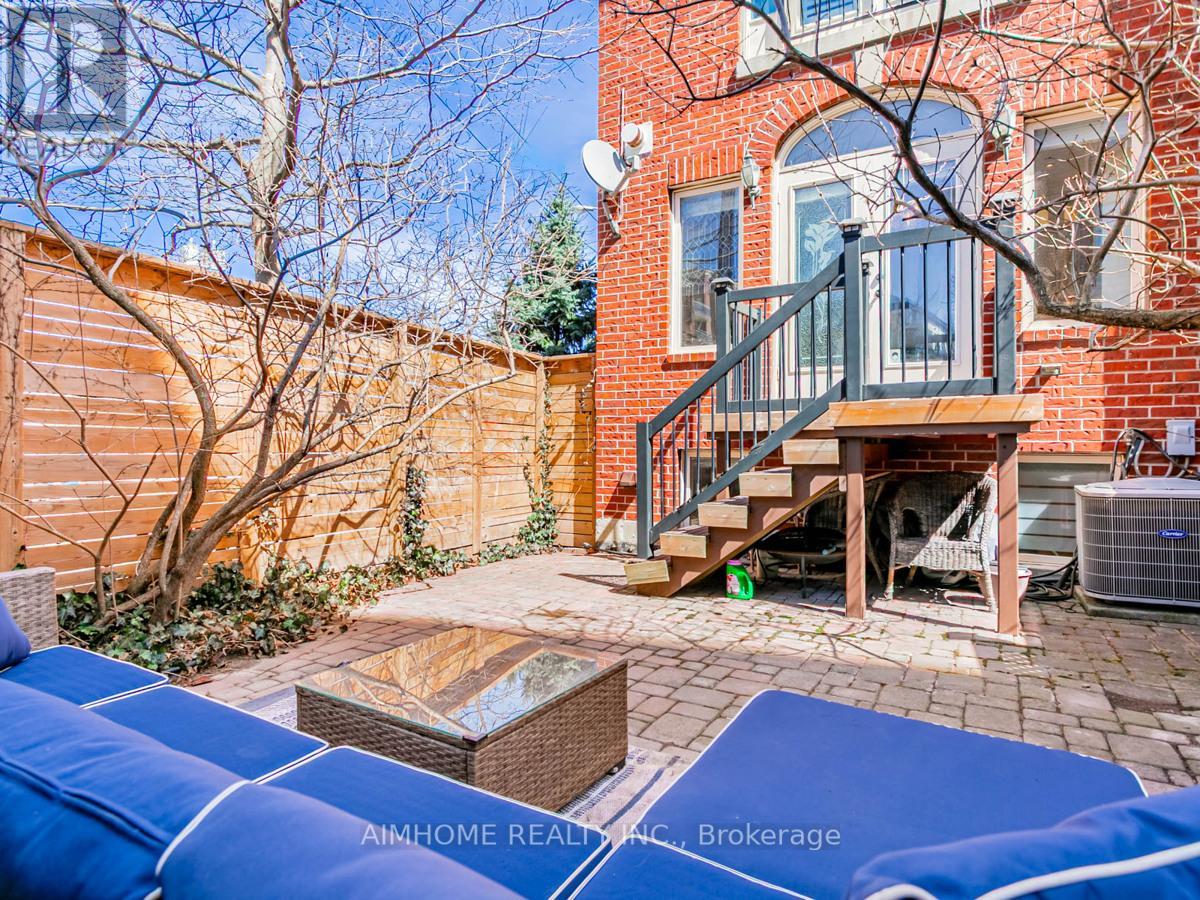 2 Brownstone Lane, Toronto, Ontario  M8X 2Z6 - Photo 39 - W12448903