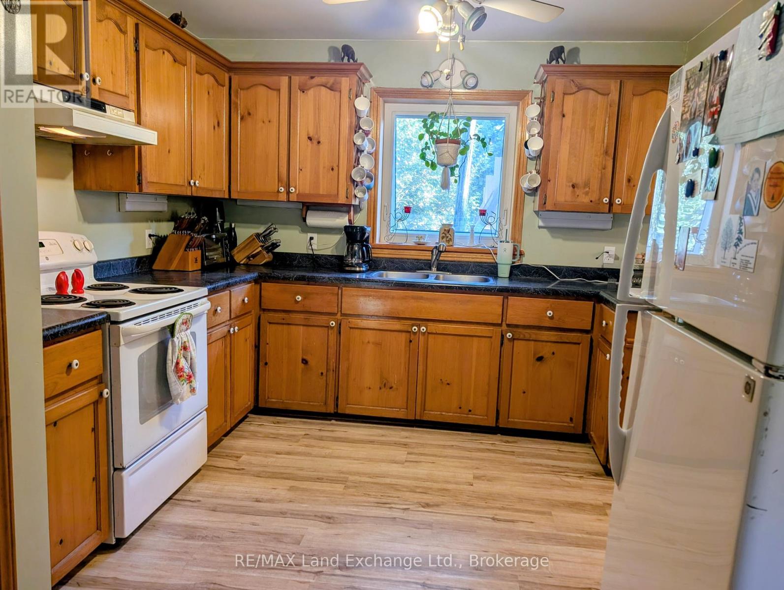 315045 Highway 6 Rr1 Highway, West Grey, Ontario  N0G 1R0 - Photo 7 - X12406935