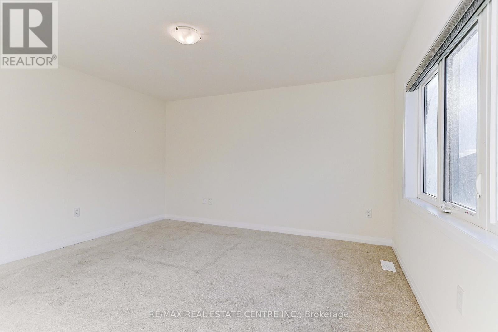 124 Granville Crescent, Haldimand, Ontario  N3W 0J7 - Photo 18 - X12448735