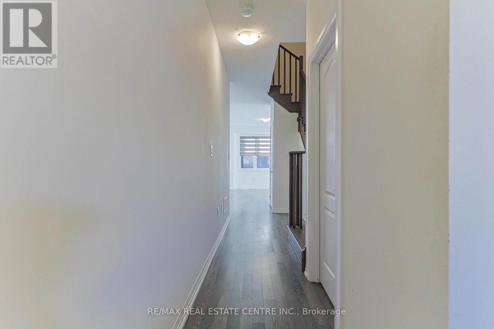 124 Granville Crescent, Haldimand, Ontario  N3W 0J7 - Photo 5 - X12448735