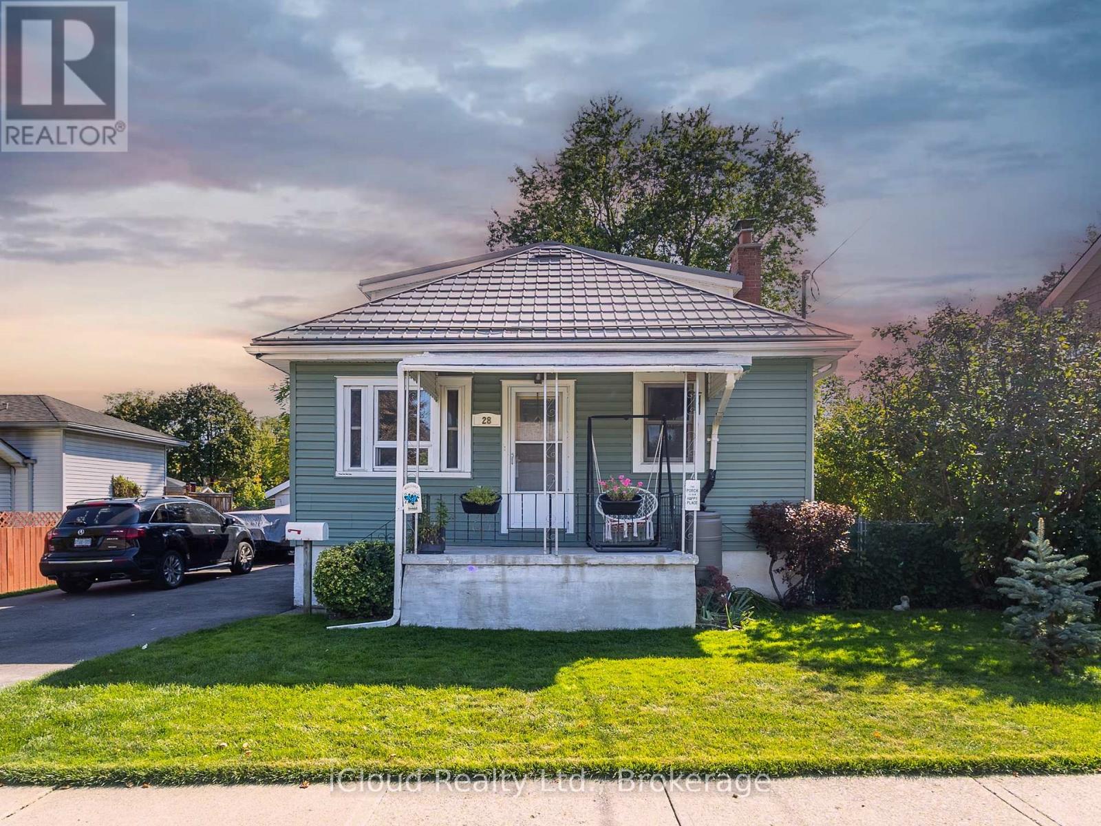 28 Barton Street, Guelph (Exhibition Park), Ontario  N1H 1M3 - Photo 1 - X12448737