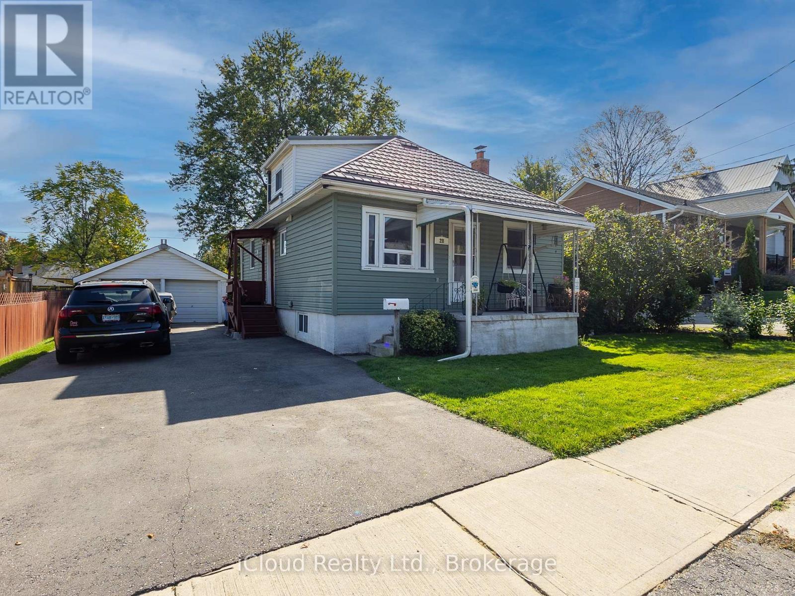 28 Barton Street, Guelph (Exhibition Park), Ontario  N1H 1M3 - Photo 2 - X12448737