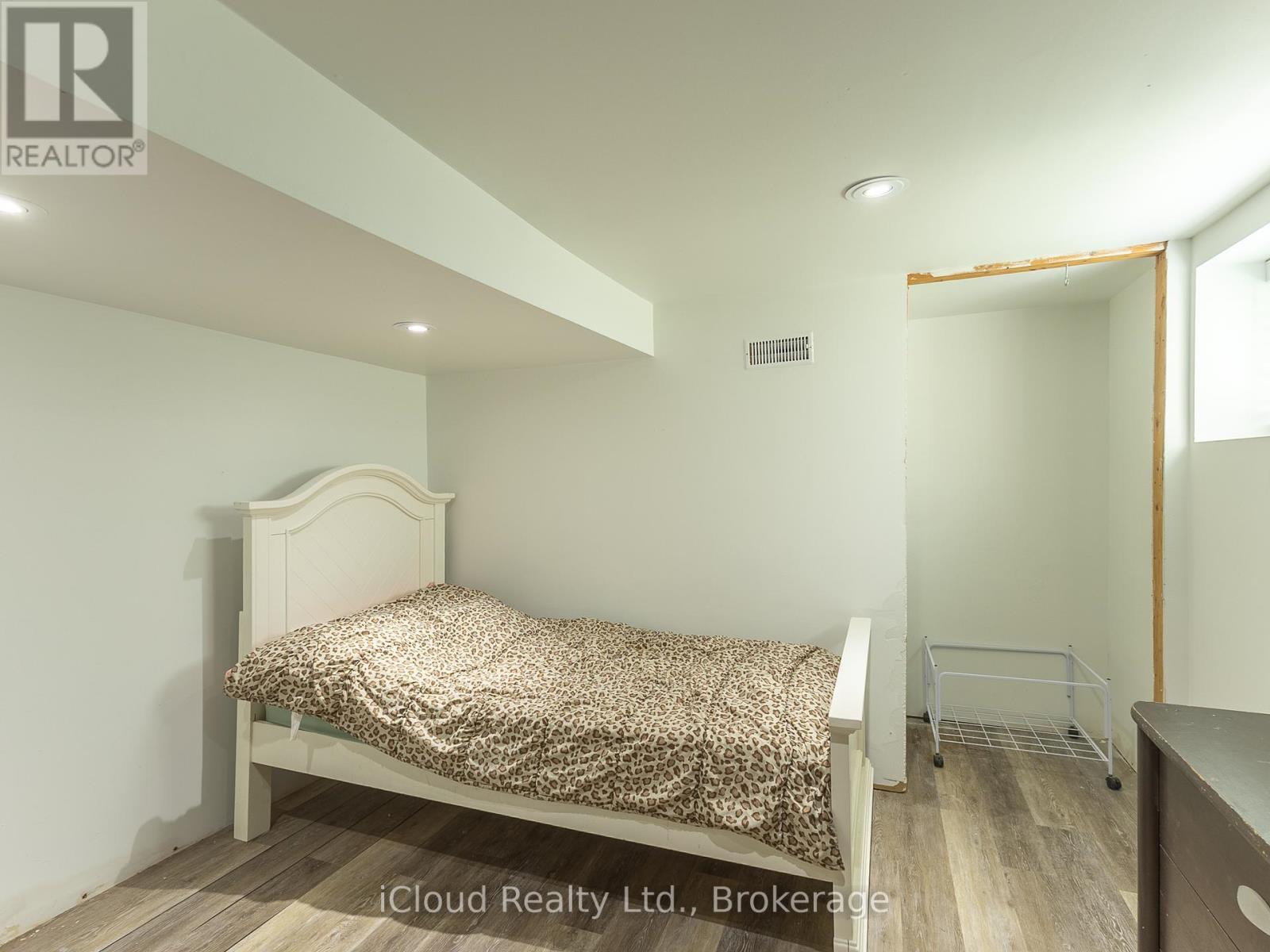 28 Barton Street, Guelph (Exhibition Park), Ontario  N1H 1M3 - Photo 26 - X12448737