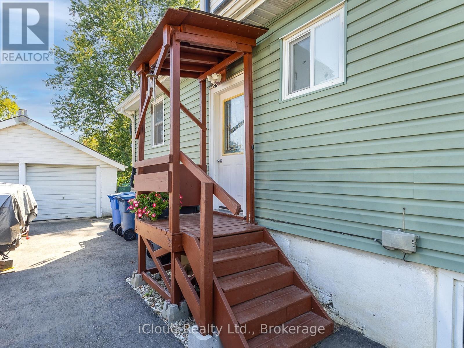28 Barton Street, Guelph (Exhibition Park), Ontario  N1H 1M3 - Photo 8 - X12448737