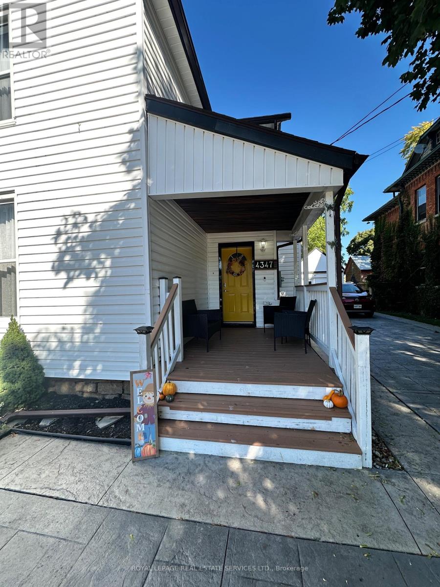 4347 Simcoe Street, Niagara Falls (Downtown), Ontario  L2E 1T5 - Photo 1 - X12448743