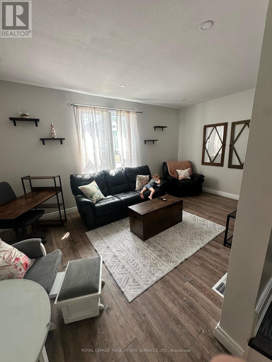 4347 Simcoe Street, Niagara Falls (Downtown), Ontario  L2E 1T5 - Photo 3 - X12448743
