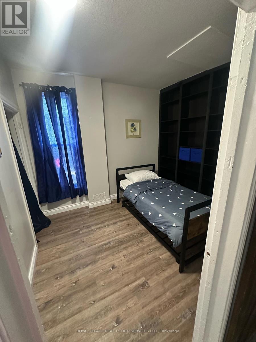 4347 Simcoe Street, Niagara Falls (Downtown), Ontario  L2E 1T5 - Photo 8 - X12448743