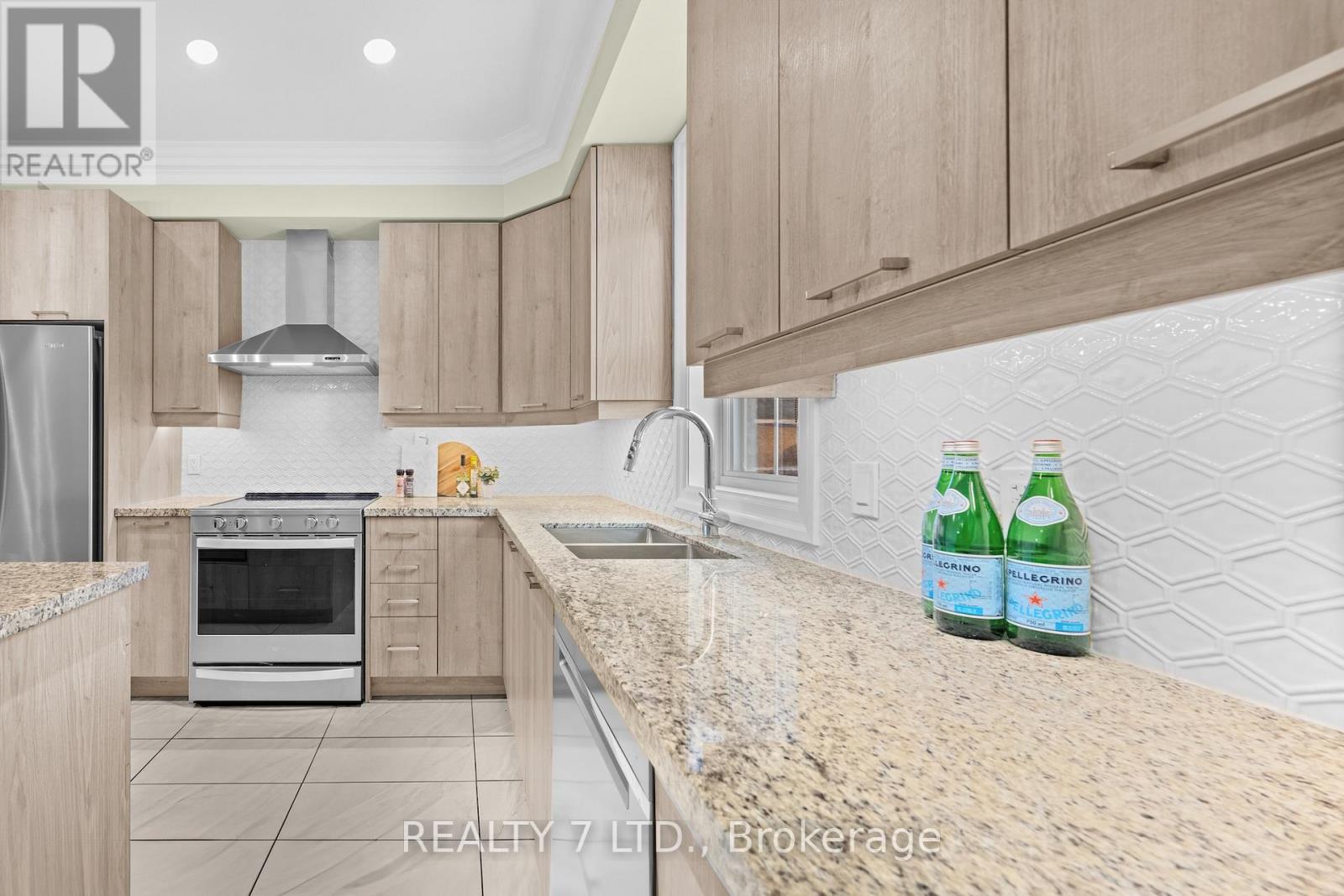 53 Aberdeen Lane S, Niagara-On-The-Lake (Town), Ontario  L0S 1J0 - Photo 15 - X12448759