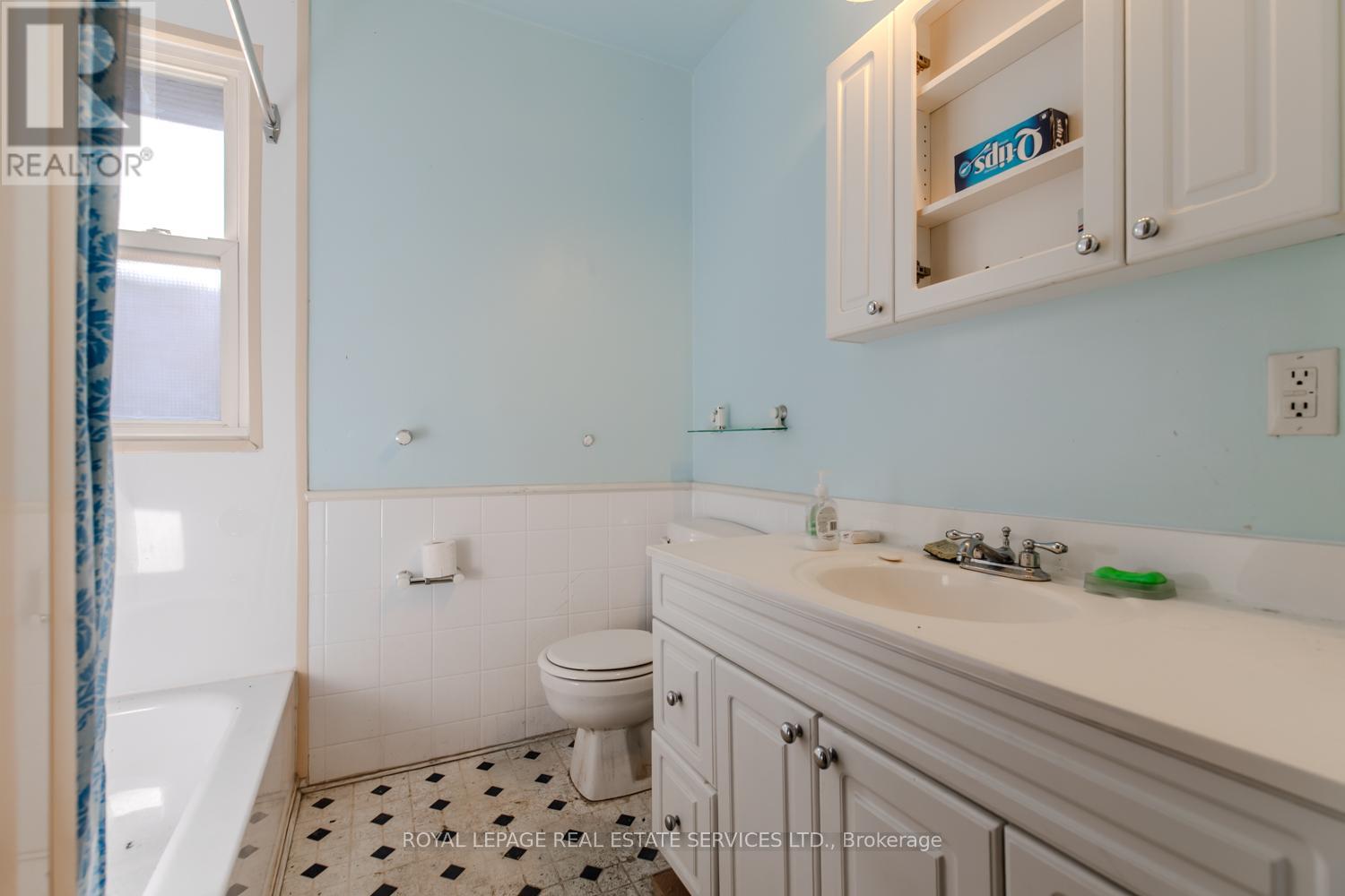 51 Barnesdale Avenue S, Hamilton (Stipley), Ontario  L8M 2V3 - Photo 25 - X12448761