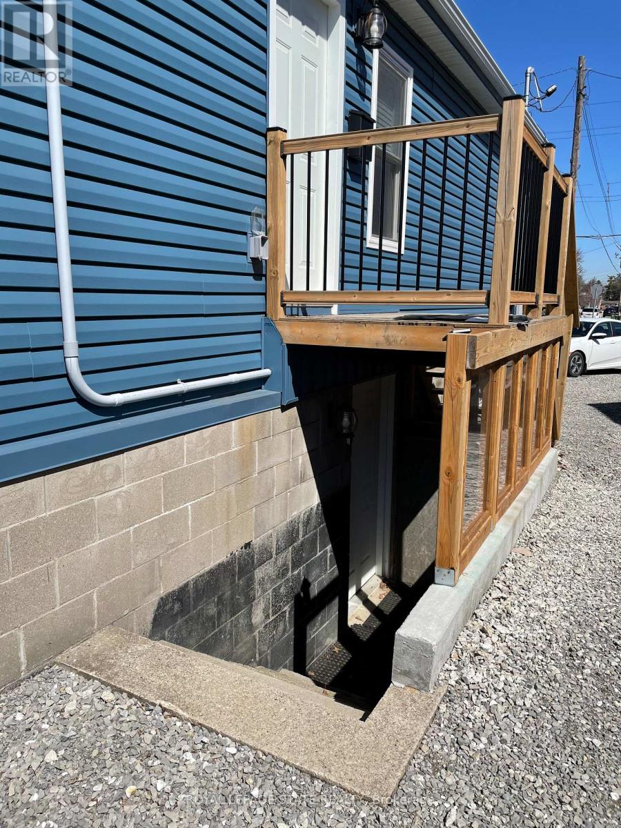 Lower - 176 Queensdale Avenue, Hamilton, Ontario  L9A 1K3 - Photo 3 - X12448782