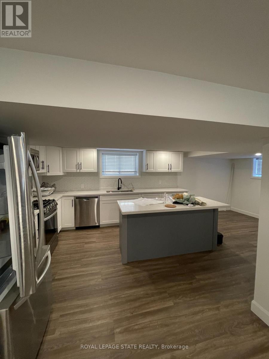 Lower - 176 Queensdale Avenue, Hamilton, Ontario  L9A 1K3 - Photo 7 - X12448782