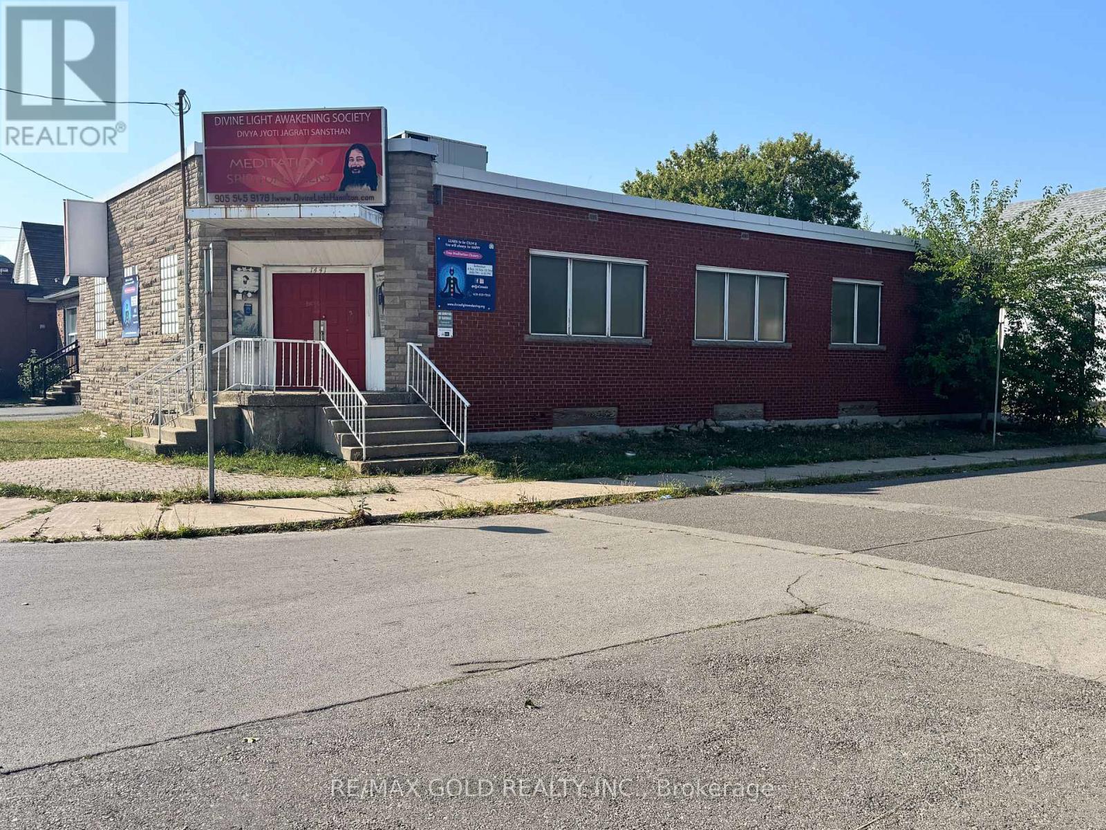 1441 Barton Street E, Hamilton (Homeside), Ontario  L8H 2W7 - Photo 3 - X12448802