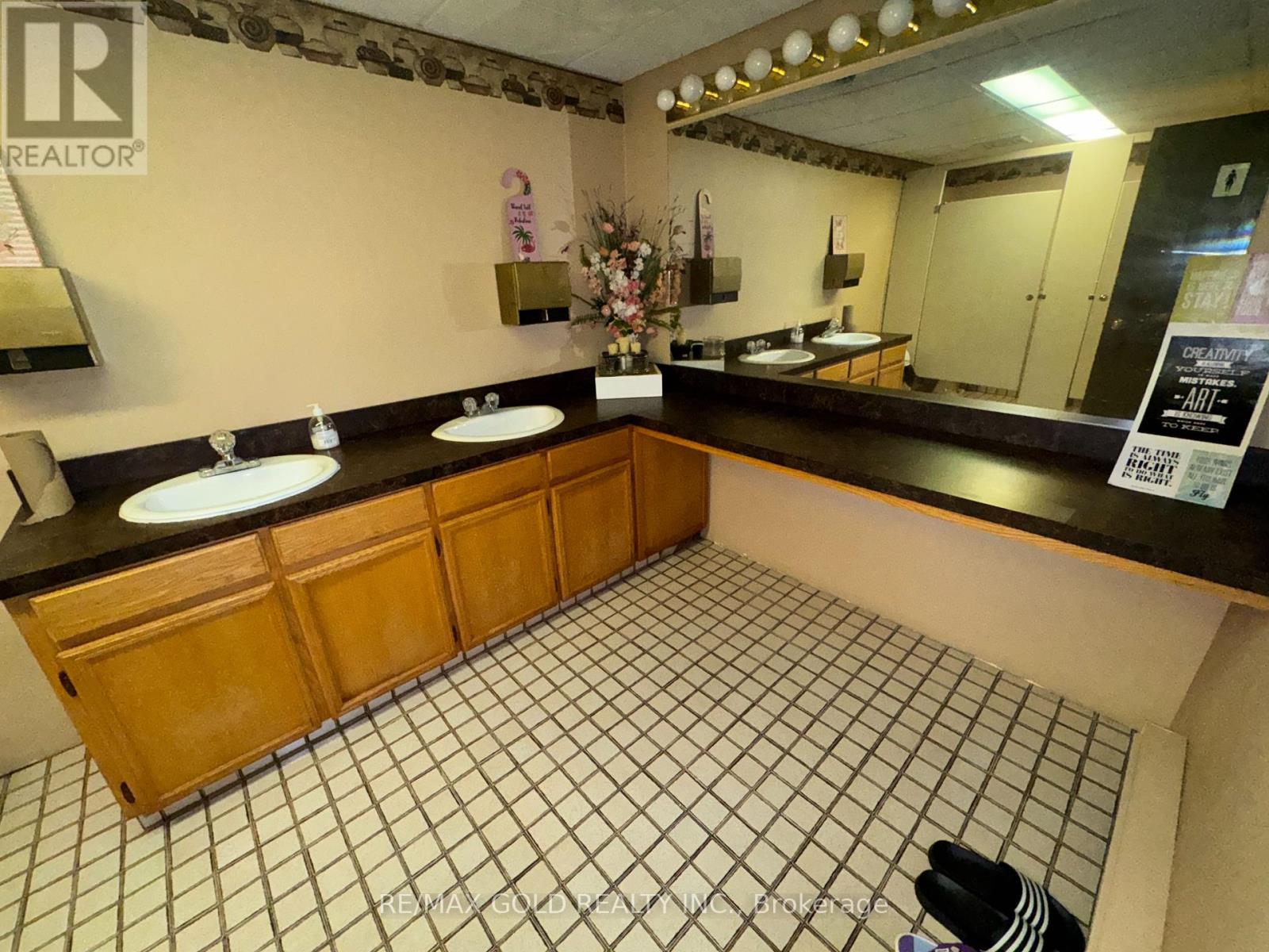 1441 Barton Street E, Hamilton (Homeside), Ontario  L8H 2W7 - Photo 31 - X12448802