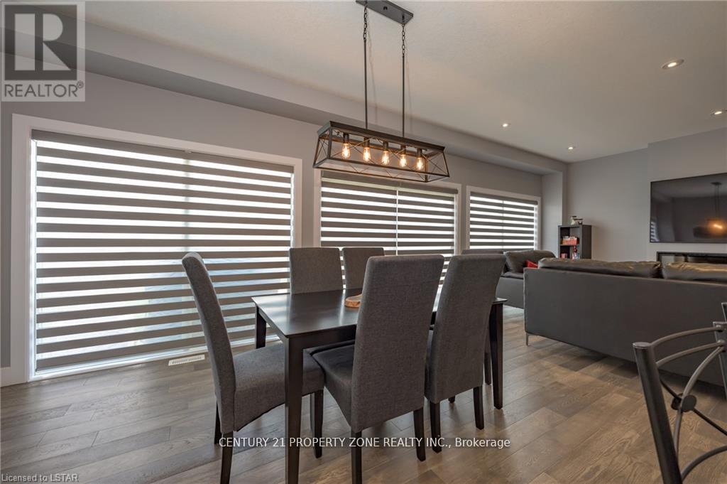 Upper - 3002 Heardcreek Trail, London North, Ontario  N6G 2S7 - Photo 13 - X12448813