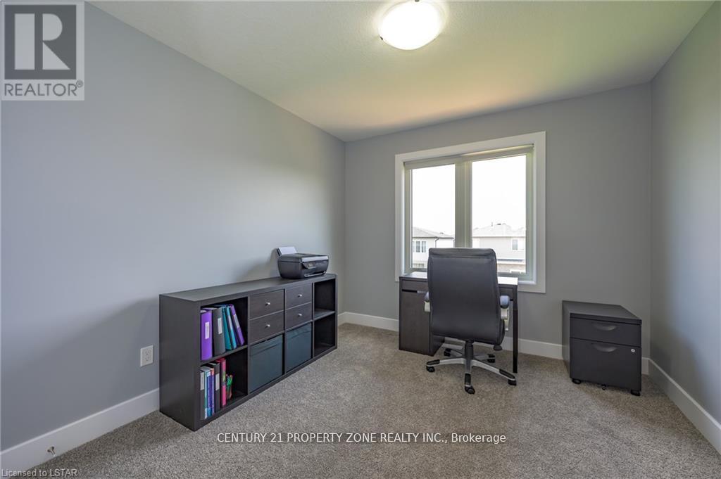 Upper - 3002 Heardcreek Trail, London North, Ontario  N6G 2S7 - Photo 26 - X12448813